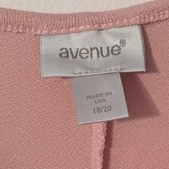 Avenue Blush Pink Cold Shoulder Embroidered Flower Top - Picture 4 of 6